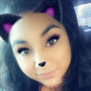 Meet your Posher, Beatriz